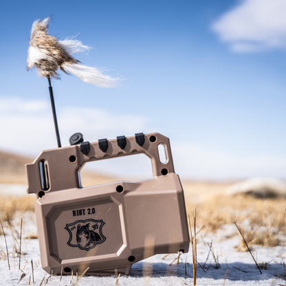 Lucky Duck E-Caller 2.0 Riot E-caller in snowy landscape